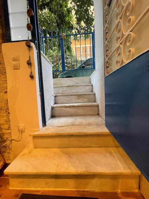 Stone Inn Near Acropolis & Metro 石头记 Felsenhohle Афины Экстерьер фото